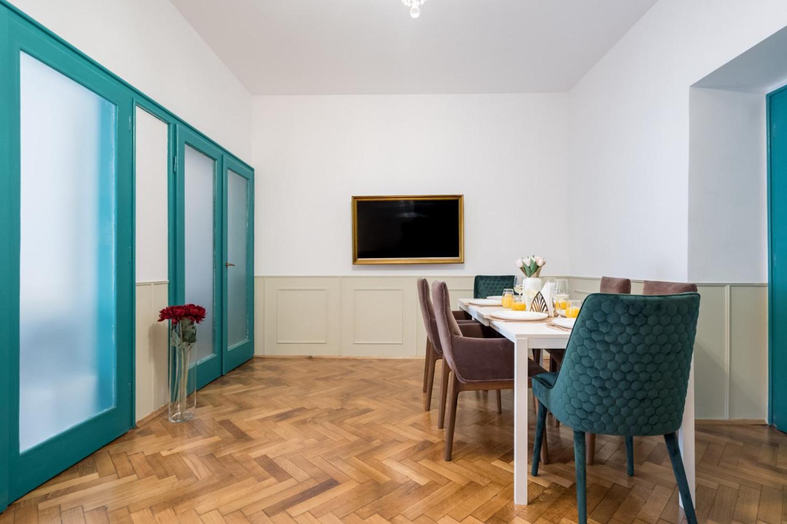 Highline Downtown Residences 6 Persons Family Apartment Bucharest Exterior photo